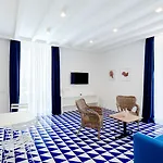 Maison Blu - Intimate Gæstehus